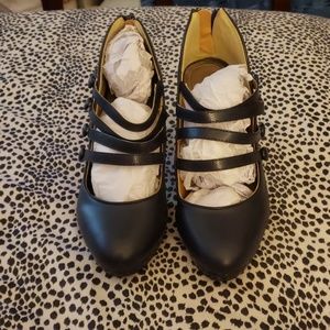 12WW Black ComfortView Heels w Zipper back